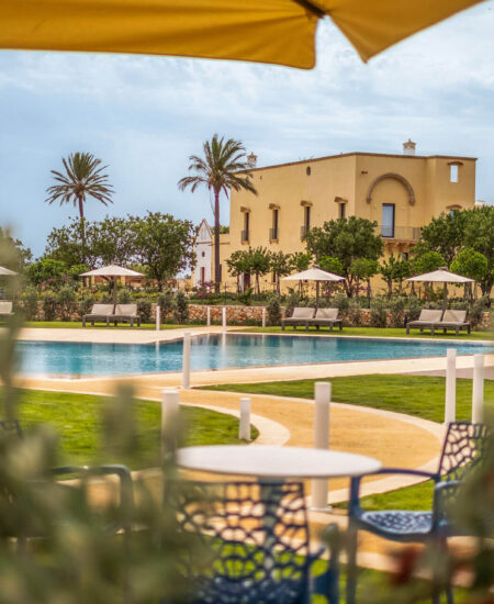 Giornata in piscina Salento trascorri un momento di relax tenuta rocci